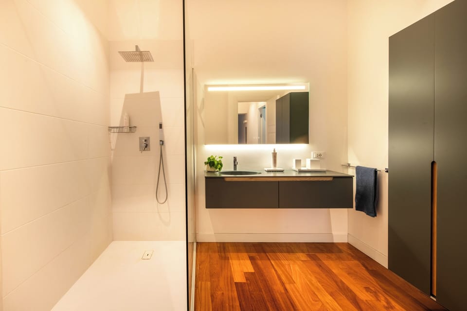 Apartment, Balcony | Bathroom | Shower, hair dryer, bidet, towels