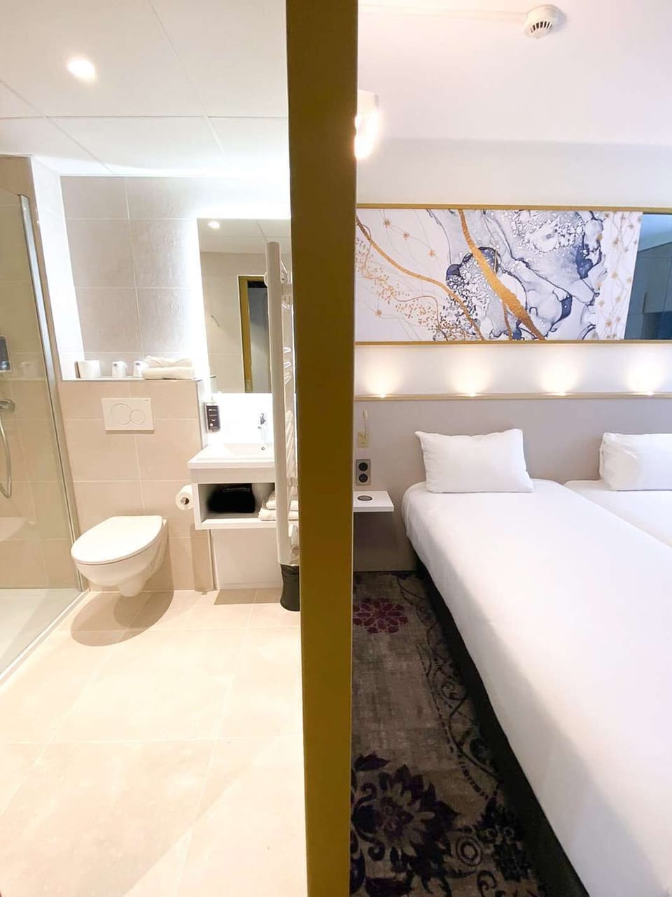Standard Twin Room | Premium bedding, desk, laptop workspace, soundproofing