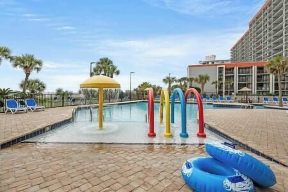 Kids splash area (1)