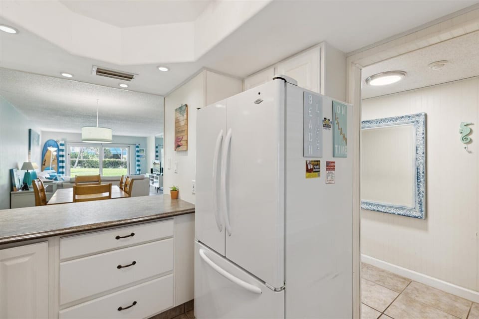 Kitchen Fridge and plenty of counter space to make meals