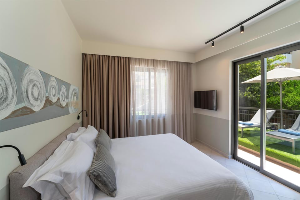 Junior Double Room | 1 bedroom, premium bedding, in-room safe, individually decorated