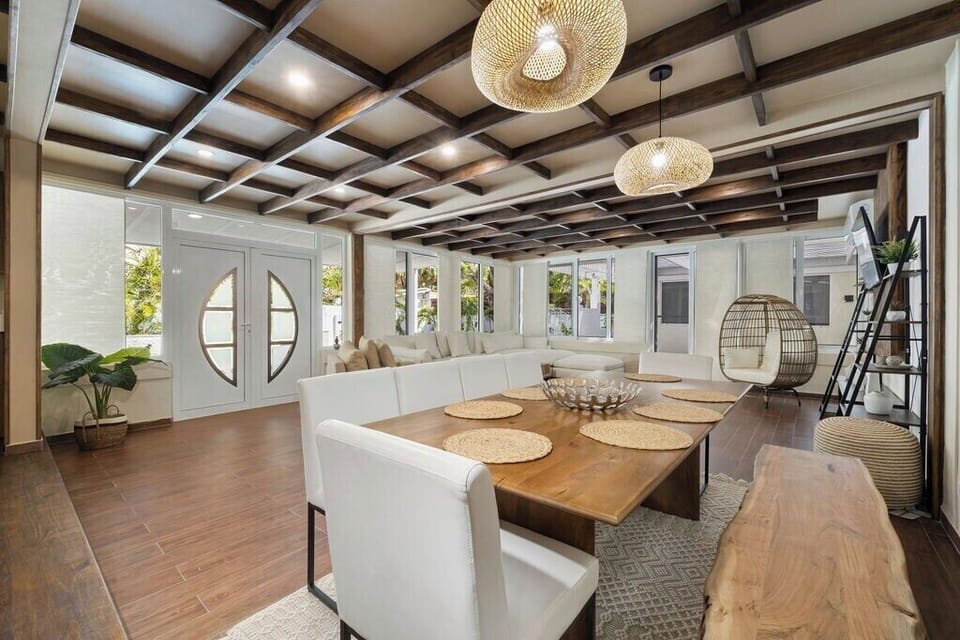 Gather with loved ones and indulge in culinary delights amidst stylish surroundings. From intimate dinners to lively gatherings, create cherished memories around the table. Welcome to a space where every meal becomes an unforgettable experience.