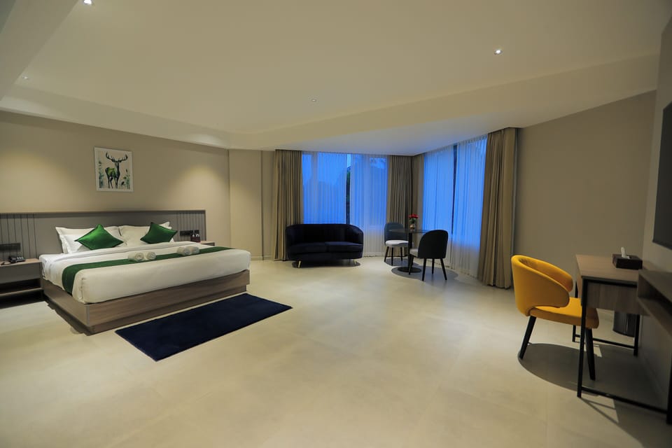 Royal Room, 1 King Bed, City View | Egyptian cotton sheets, premium bedding, individually furnished, desk