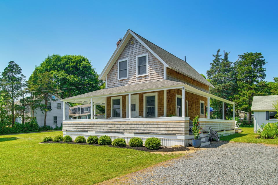 Exterior | 2-Story Home