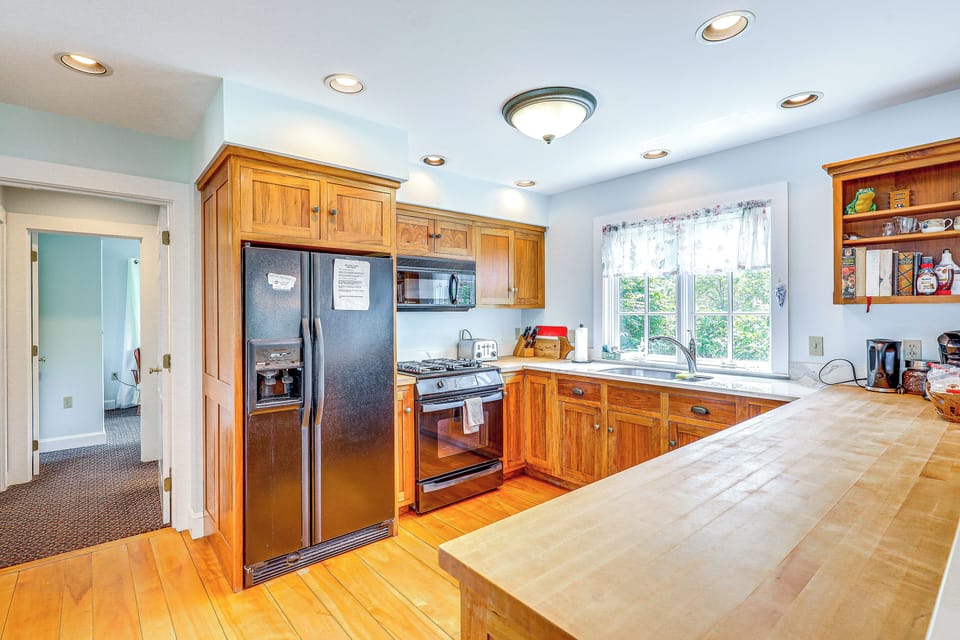 Kitchen | Cooking Basics | Drip Coffee Maker (Coffee Provided) | Main Floor