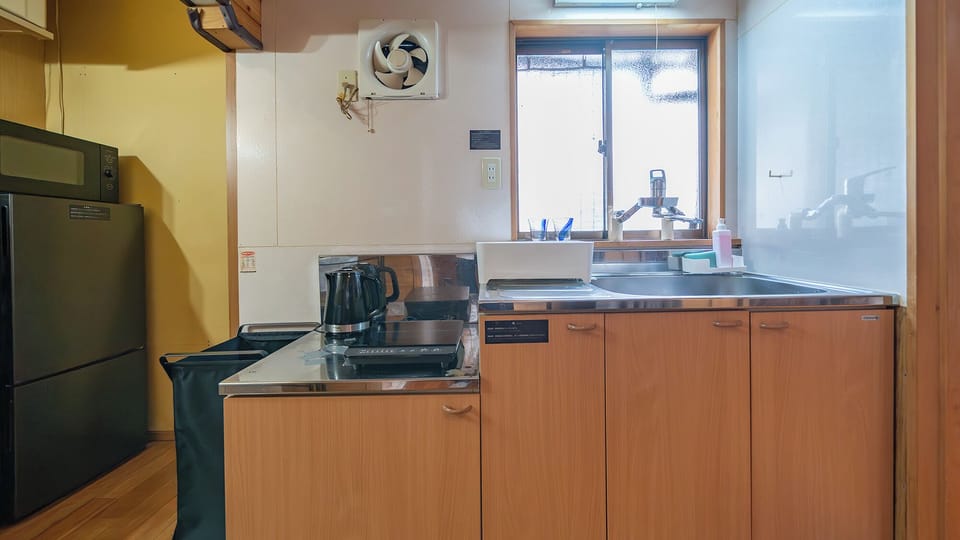Basic House, Non Smoking | Private kitchen