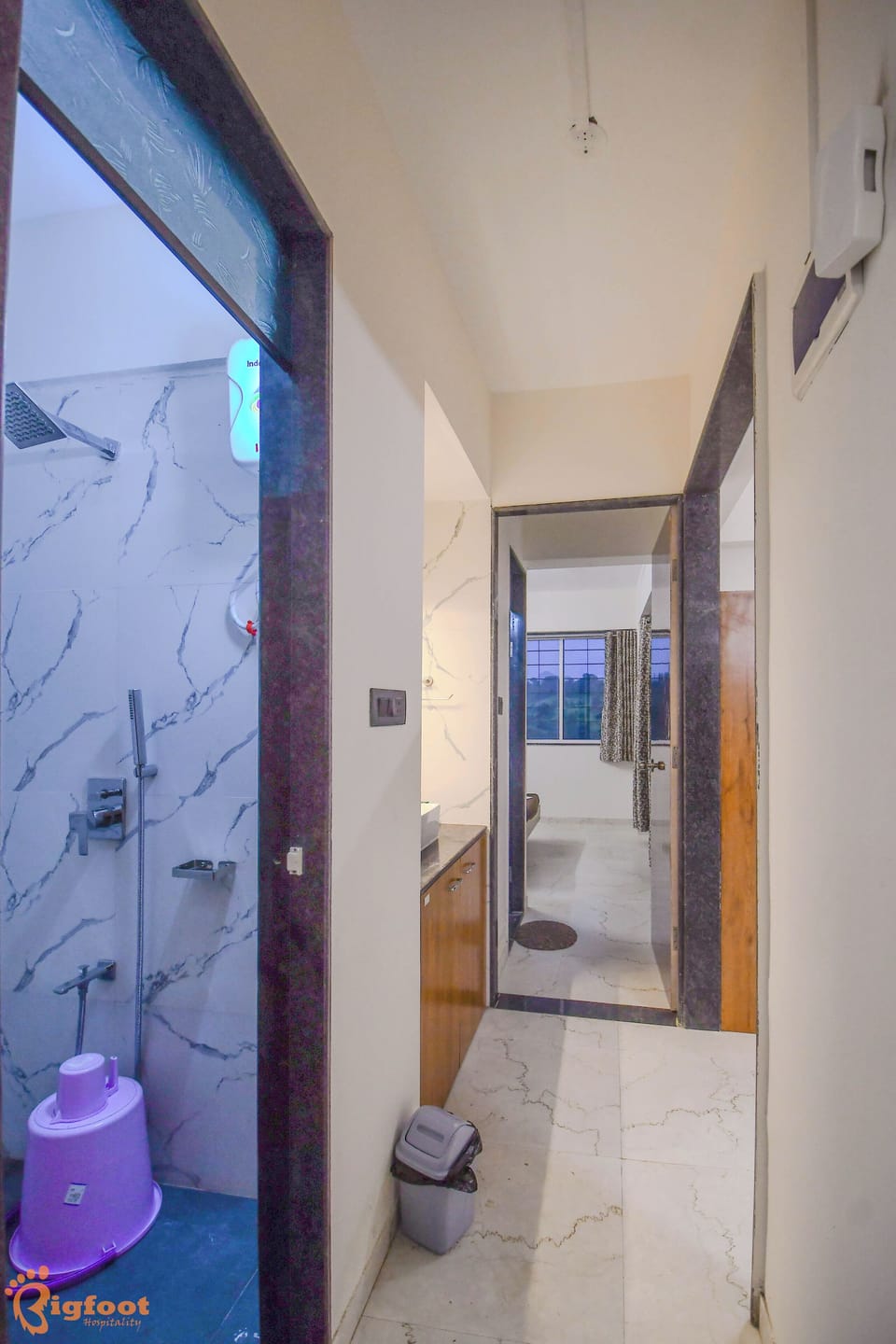 Superior Double Room | Bathroom | Shower, towels, soap, toilet paper