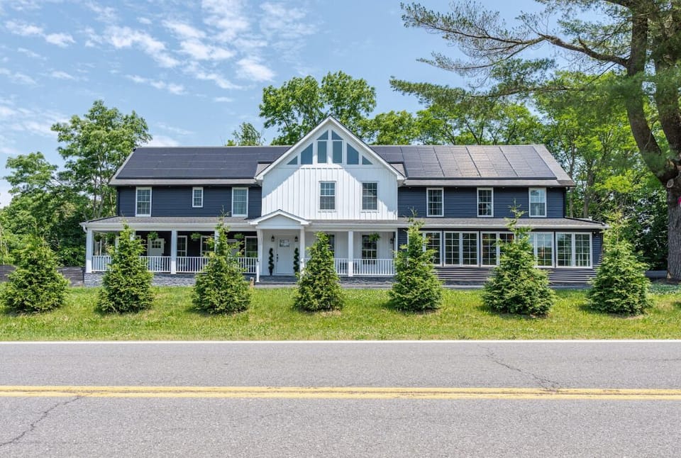 Welcome to Luna Cove!