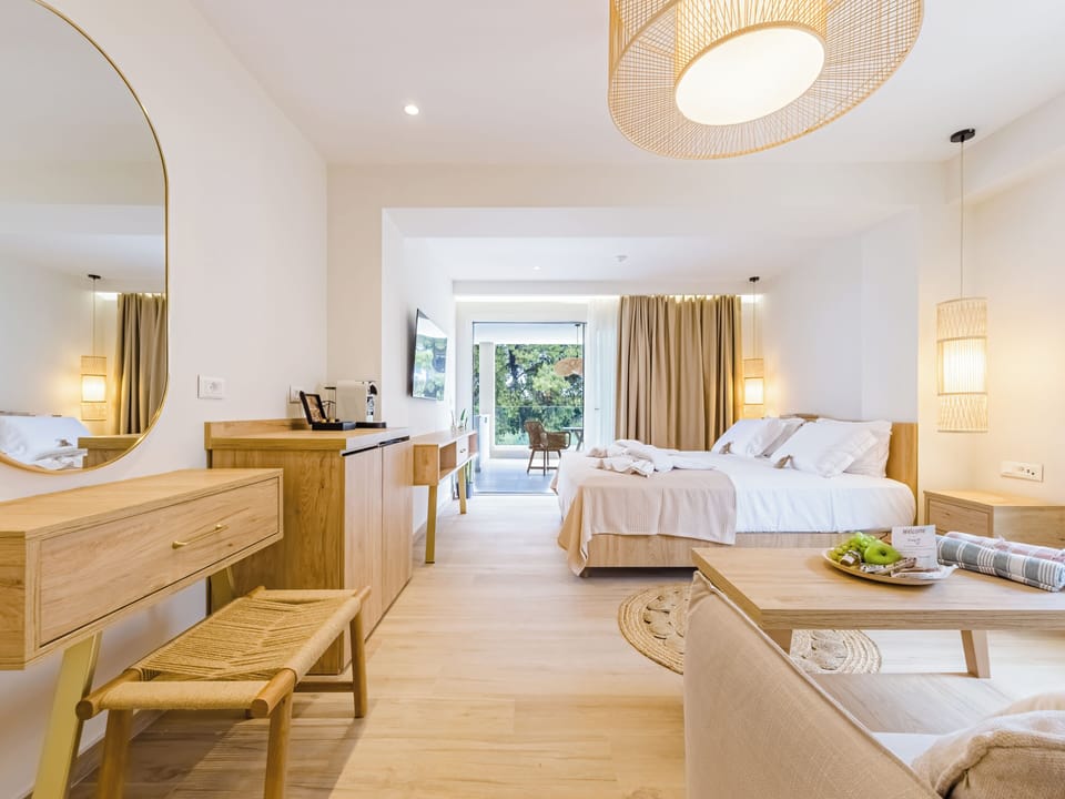Deluxe Studio | Soundproofing, iron/ironing board, free WiFi, bed sheets