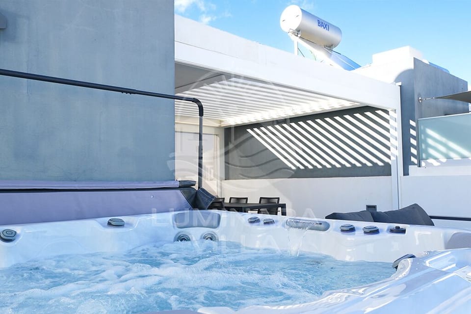Jacuzzi on the rooftop