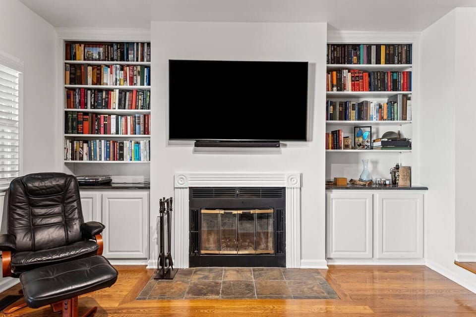 Fireplace is NOT operable
