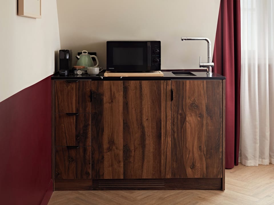 Large Studio, Kitchenette - Accessible | Private kitchen | Coffee/tea maker, electric kettle, eco-friendly cleaning products