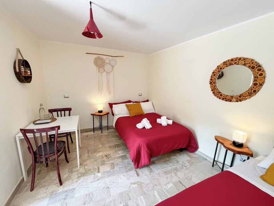Double Room | Down comforters, individually decorated, individually furnished