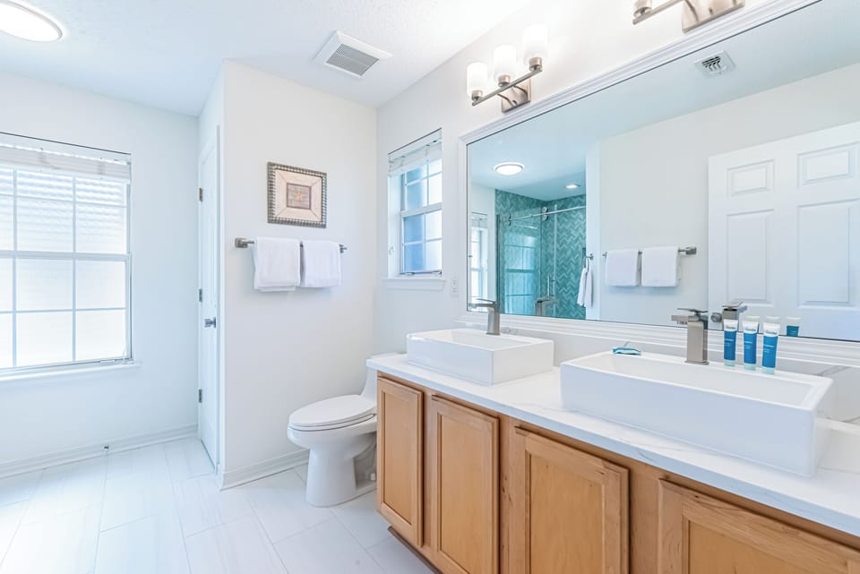 Master En Suite Bathroom