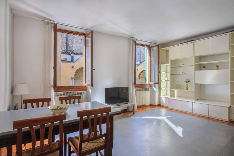 Apartment | Living area | 42-inch Smart TV with cable channels