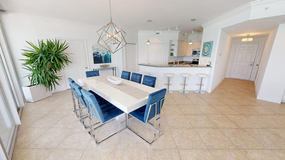 Condo, 3 Bedrooms | Dining