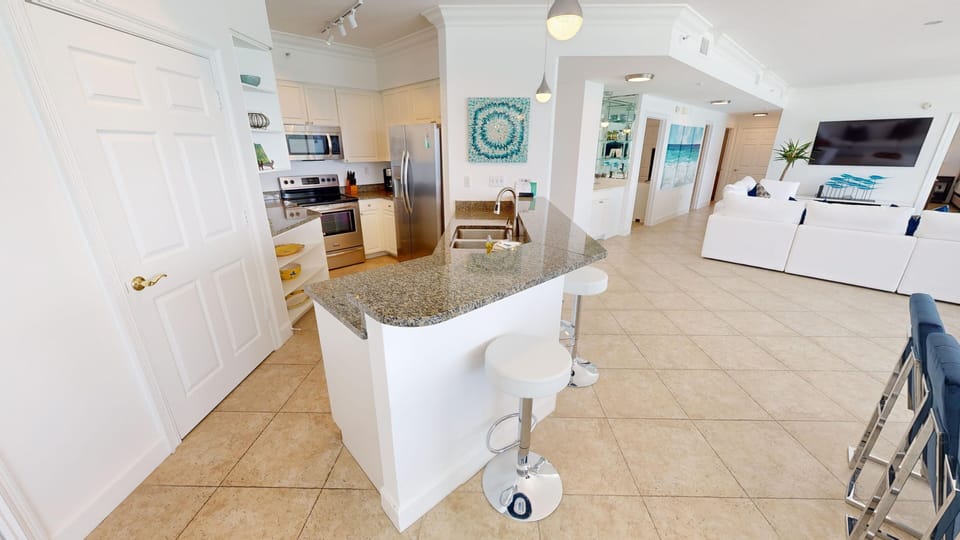 Condo, 3 Bedrooms | Private kitchen | Coffee/tea maker, fridge, oven, toaster