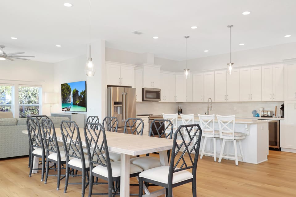 House, Multiple Beds (Sacajawea by the Sea) | Dining