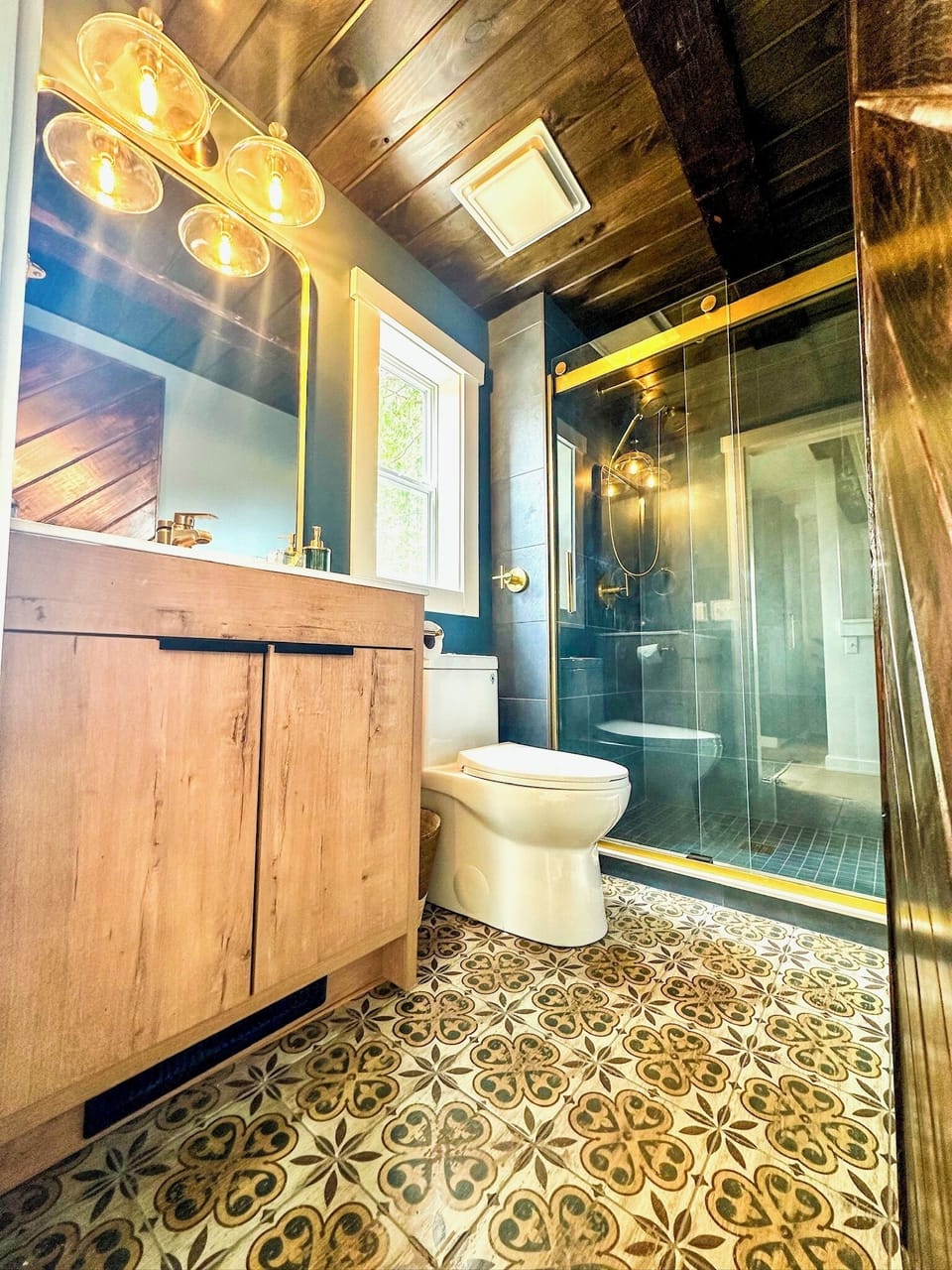 First floor has a full bathroom 
