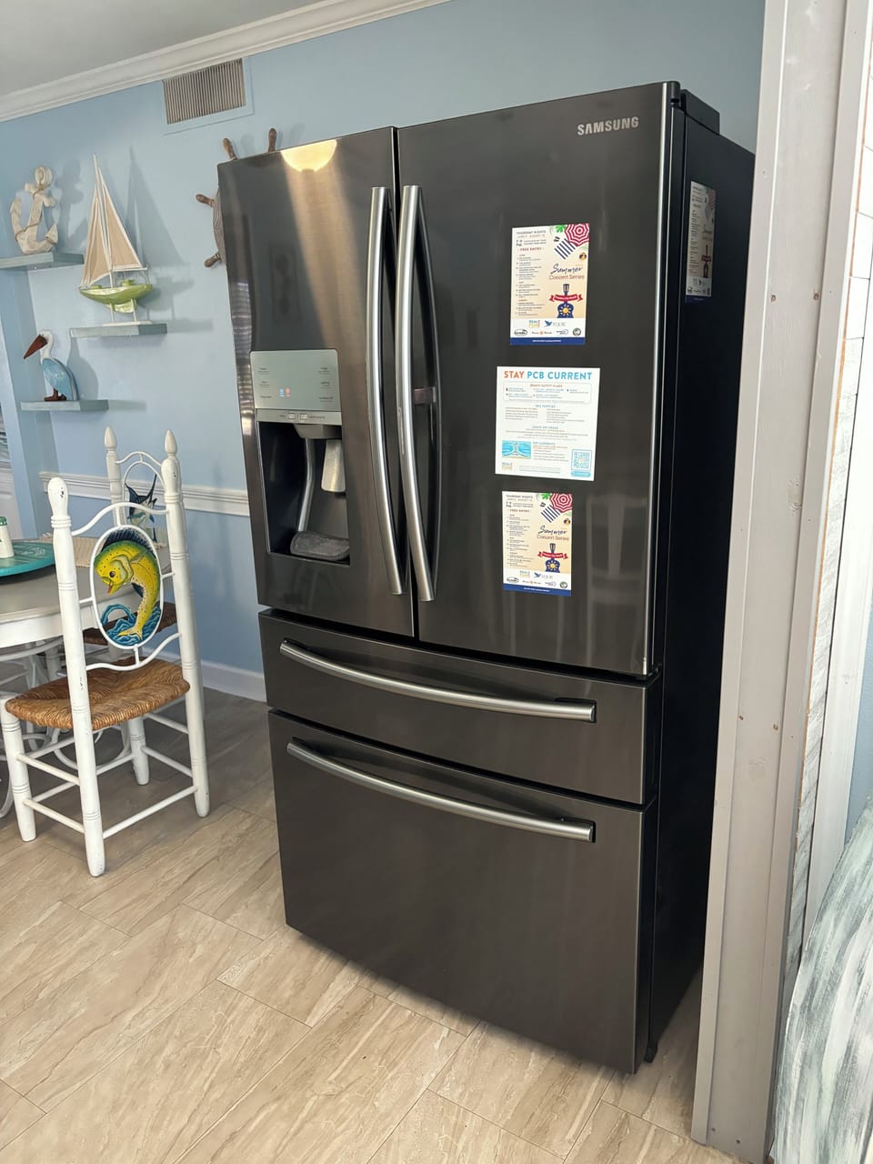 Kitchen/Refrigerator with Ice Maker