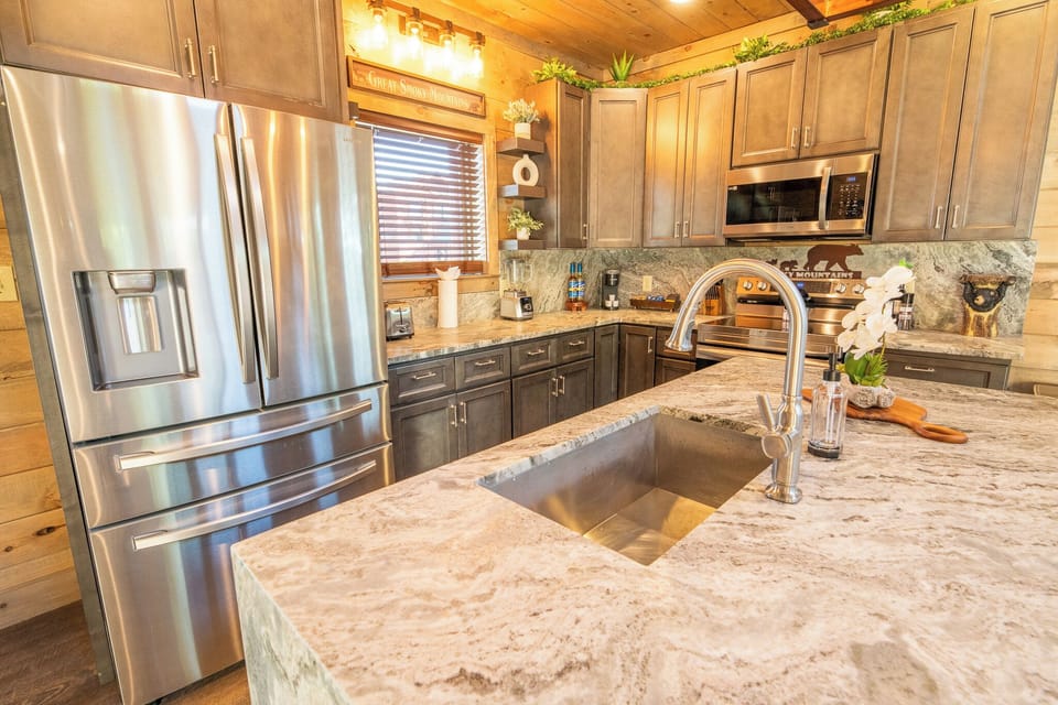 Amazing Grace's fully-equipped kitchen