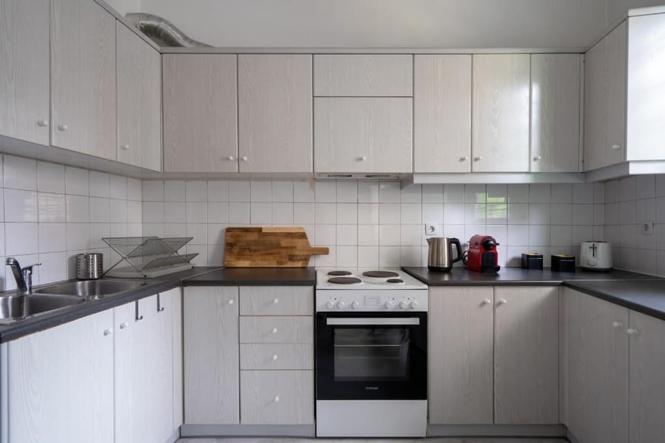 Basic Apartment, Non Smoking, Kitchen | Private kitchen