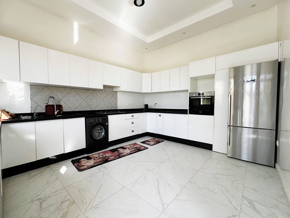 Luxury Villa, Balcony, Mountain View | Private kitchen | Full-size fridge, microwave, oven, stovetop