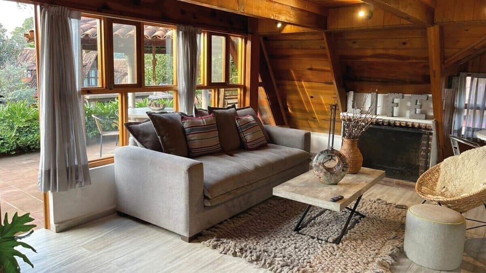 Comfort Cottage, Garden View | Living area