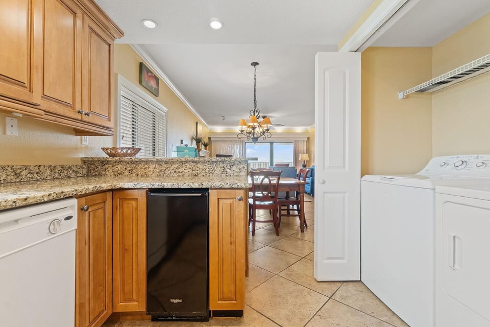 Condo, Multiple Beds (Shipwatch A301) | Private kitchen | Oven, toaster, paper towels