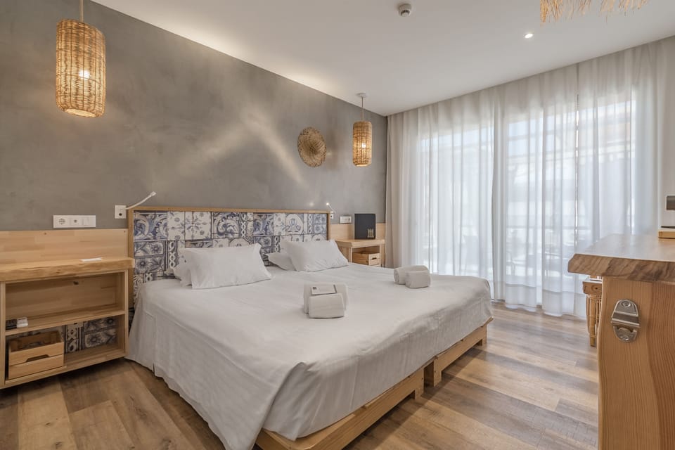 Superior Room (Guest house) | Hypo-allergenic bedding, minibar, in-room safe, individually decorated