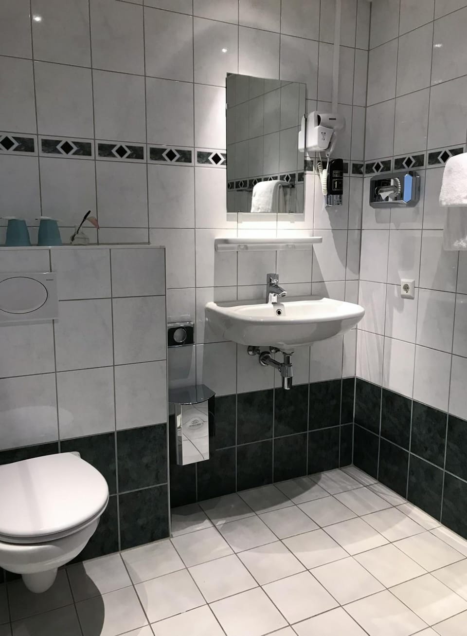 Shower, free toiletries, hair dryer, towels