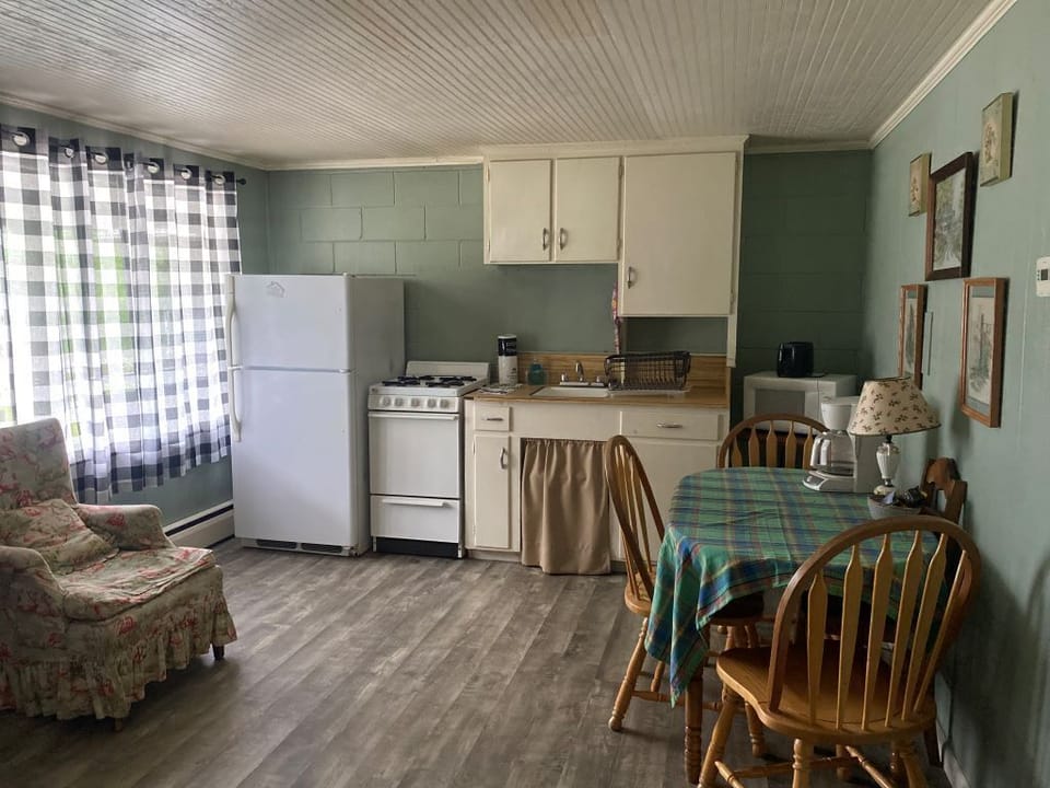 Suite20620Kitchen