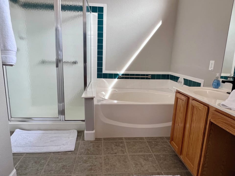 Master Suite 
*Bathtub
*Freestanding Shower
*Water Closet/Private Commode
