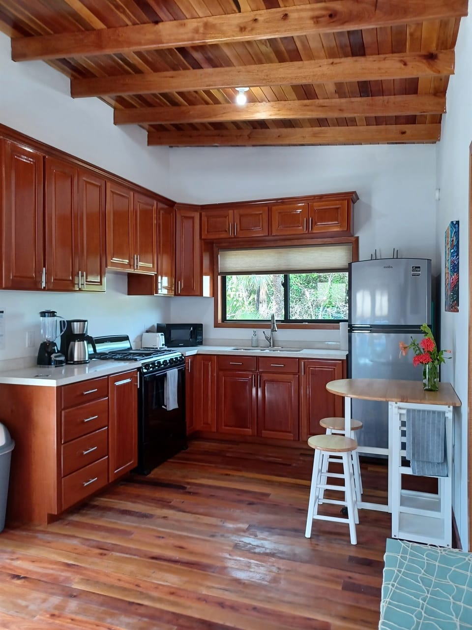 Seahorse Full kitchen with stove and oven