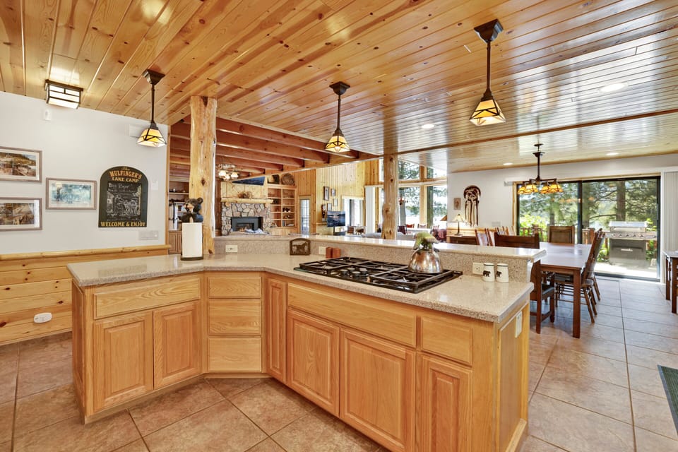 Very open kitchen with room for cooking your favorite meal