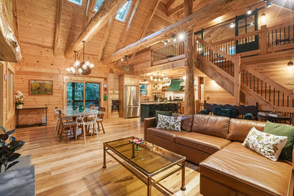 Living Room / Lounge