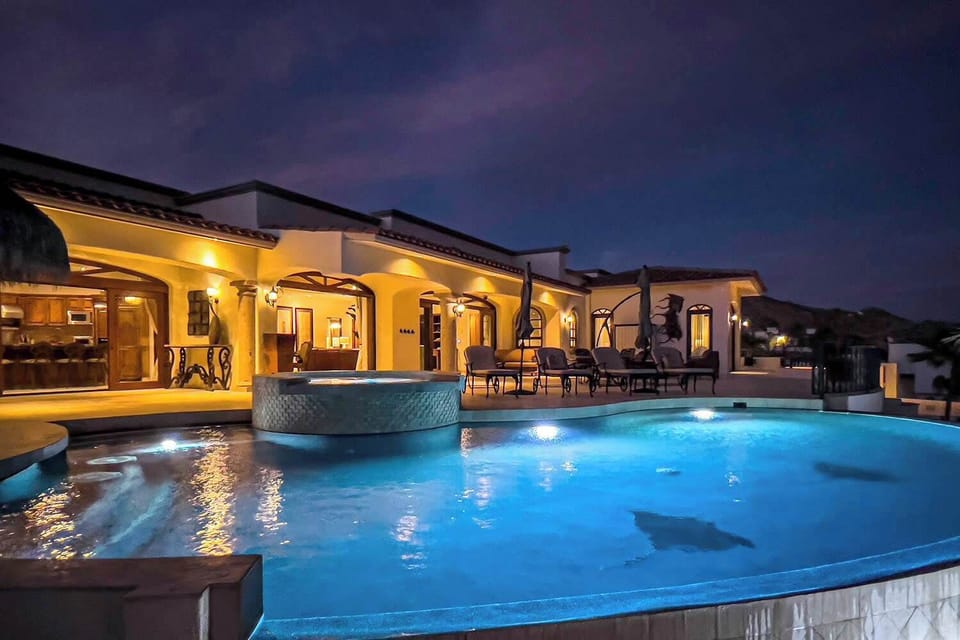 Private pool, endless memories.