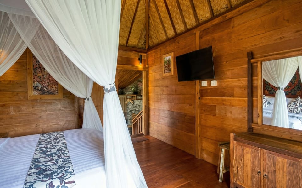 Deluxe Cabin, Balcony, Garden View | 1 bedroom, free WiFi, bed sheets