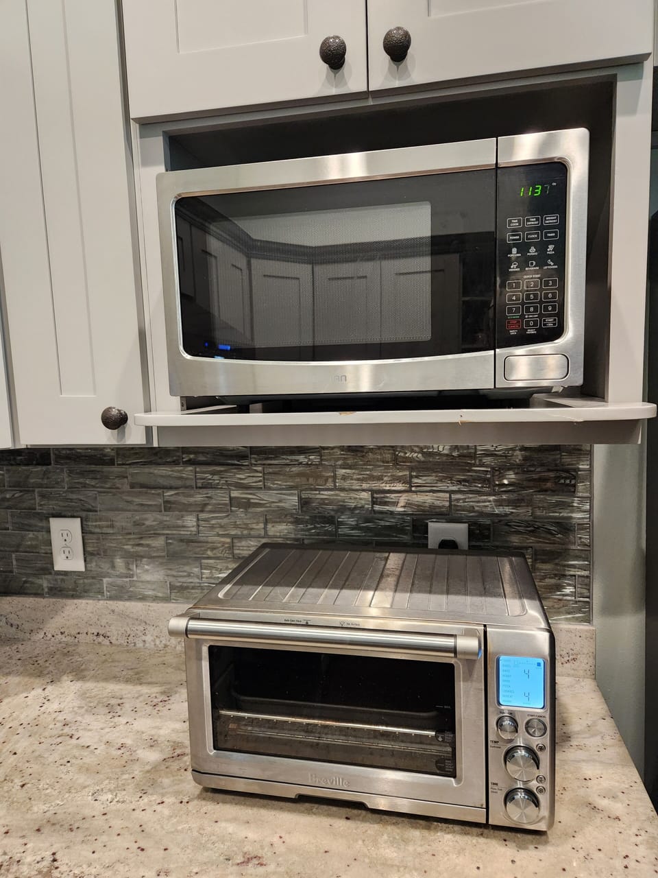 Microwave and convection toaster oven