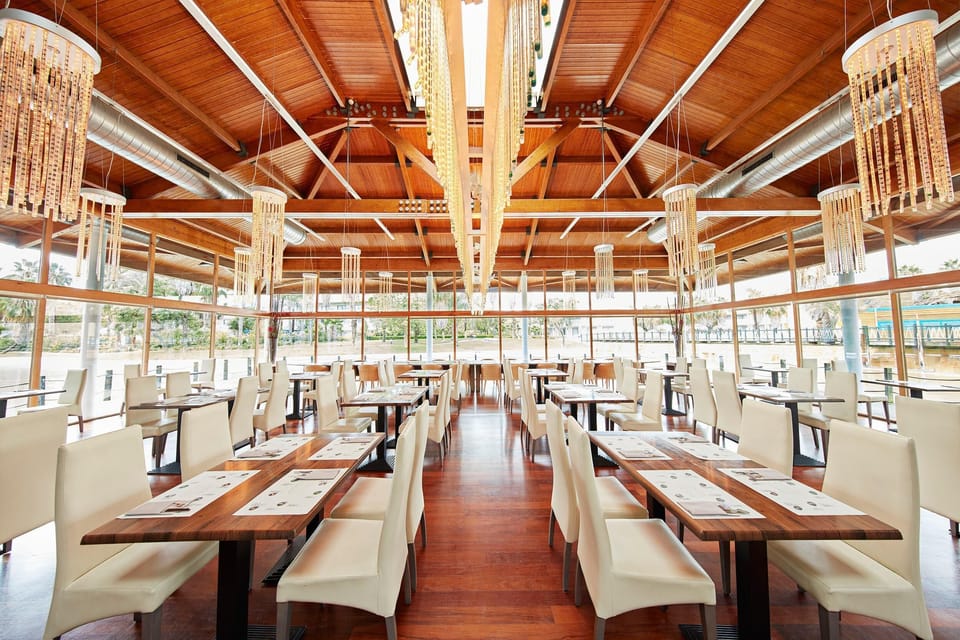 5 restaurants; breakfast, lunch, and dinner served