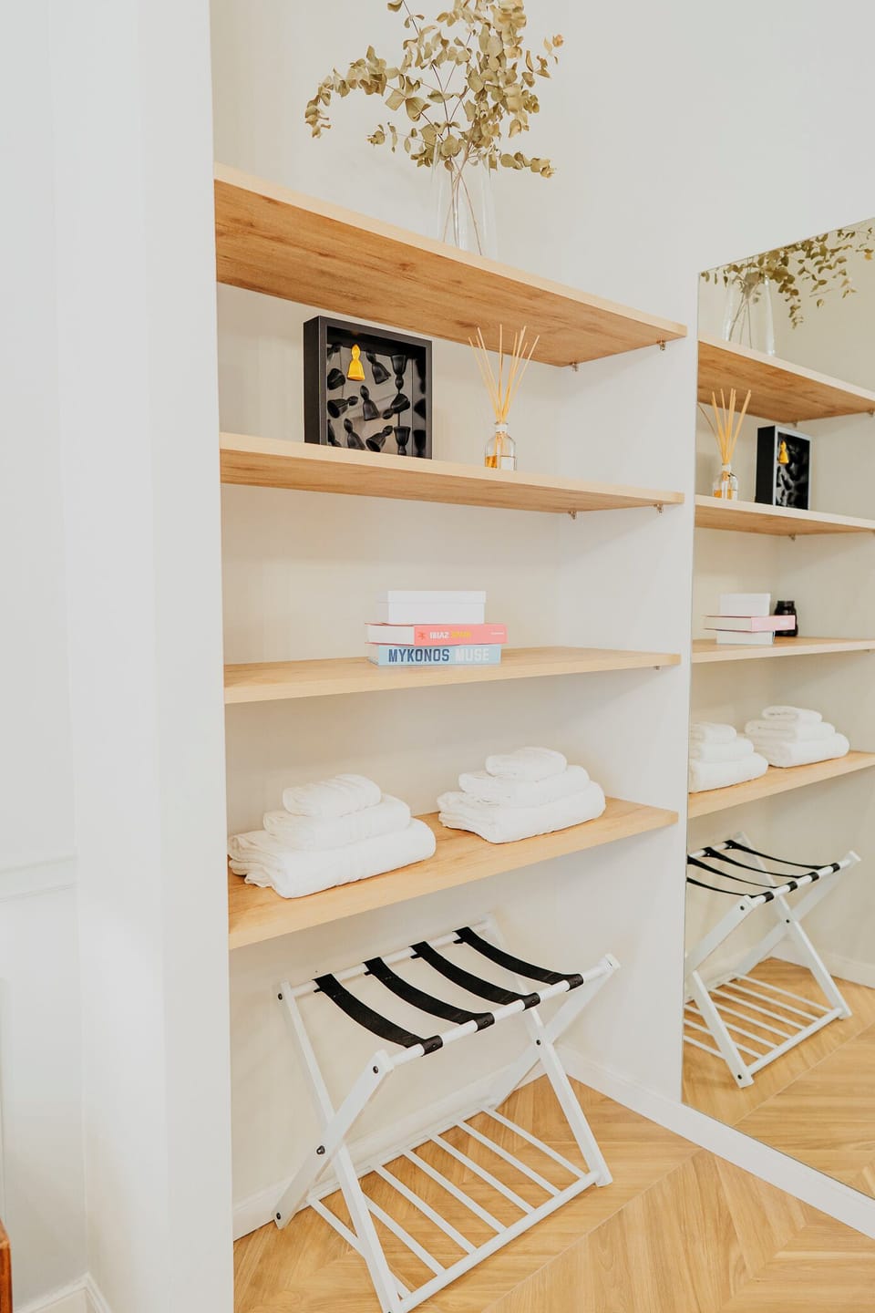Exclusive Room | Frette Italian sheets, premium bedding, memory foam beds, minibar
