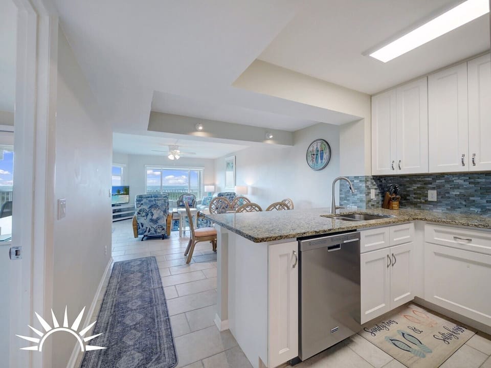 updated full kitchen with oceanview