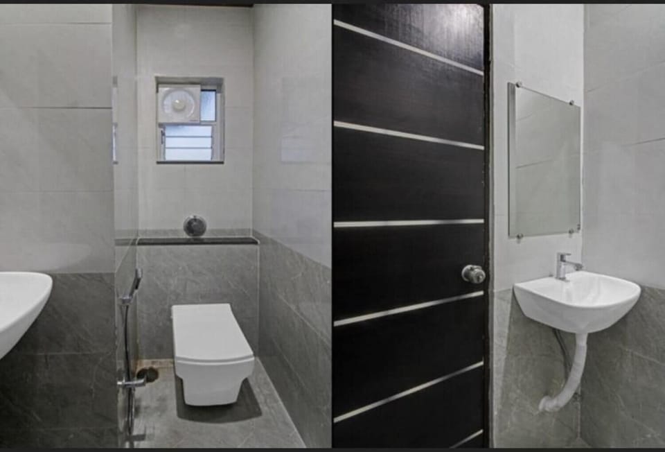 Triple Room | Bathroom | Shower, free toiletries, soap, shampoo