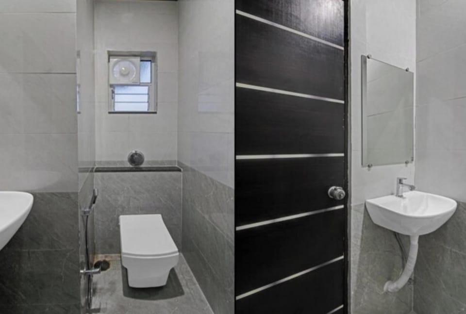Shower, free toiletries, soap, shampoo
