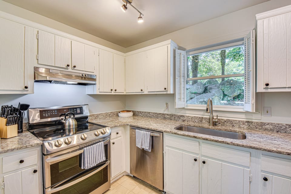 House (2 Bedrooms) | Interior