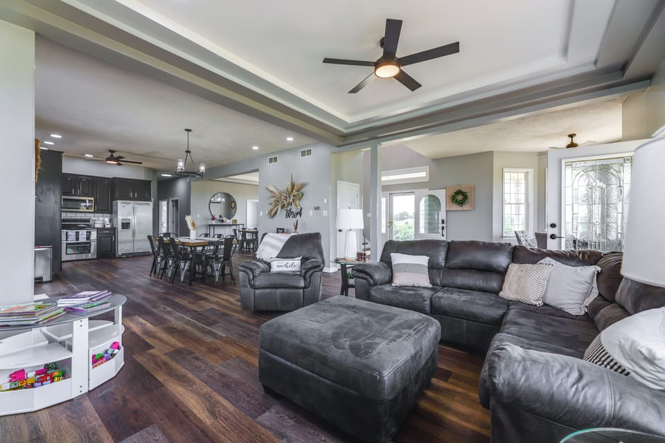 House (5 Bedrooms) | Interior