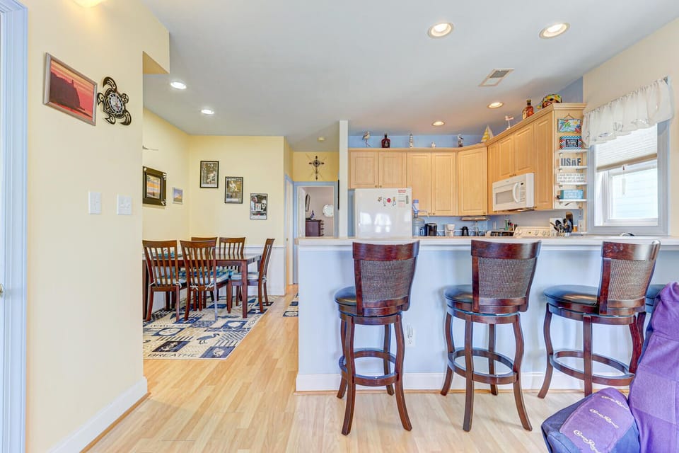 Kitchen/Dining Area