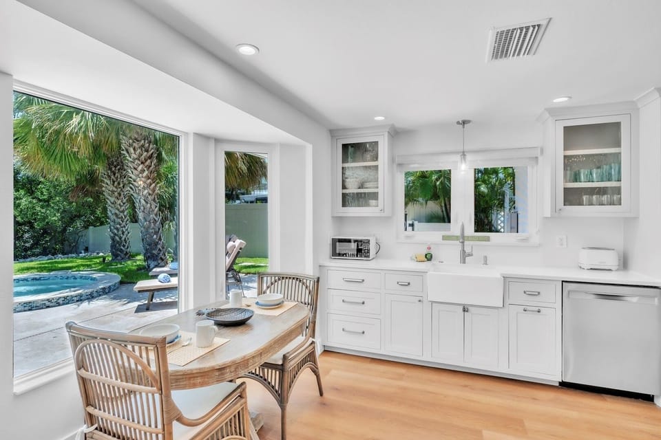 House, 2 Bedrooms | Private kitchen | Coffee/tea maker, fridge, toaster