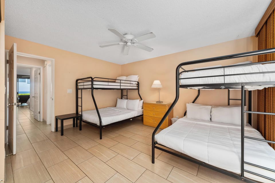 Guest bedroom with with bunk beds