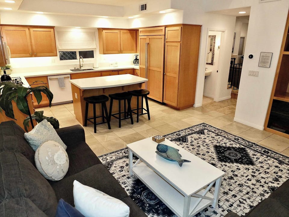 House, Multiple Beds, Patio, Partial Ocean View (Beauty by the Beach) | Living area | 42-inch flat-screen TV with digital channels